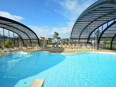 Piscine de l'établissement Mobil-home Grand Confort 6p, 3 Ch, Terrasse, 200m Plage, Piscine, Fitness, Parking, Wifi Inclus - FR-1-361A-29 ou située à proximité