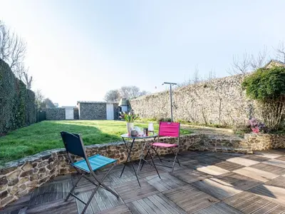 Jardin de l'établissement Holiday Home La peite maison by Interhome