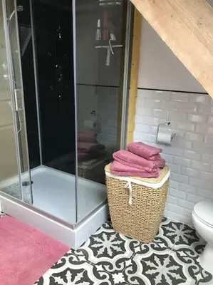Salle de bains dans l'établissement Ferme de Noyes