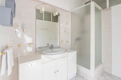 Salle de bains dans l'établissement La Jonquille