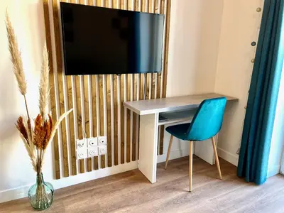 Télévision ou salle de divertissement dans l'établissement Errakis, Joli studio secteur Hippodrome