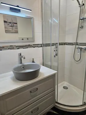 Salle de bains dans l'établissement Les Pieds Dans l'Eau