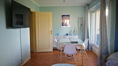 Coin salon dans l'établissement Charmant 2 pièces à 5 mn à pied de la mer