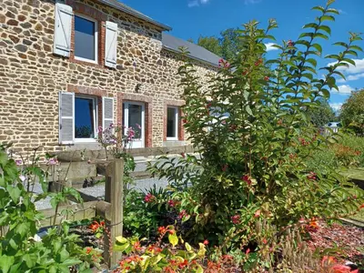 Jardin de l'établissement Gîte du LERRE Baie du Mont St Michel Meublé de Tourisme 3 Etoiles
