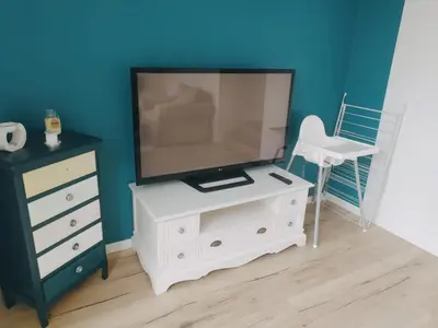 Télévision ou salle de divertissement dans l'établissement 