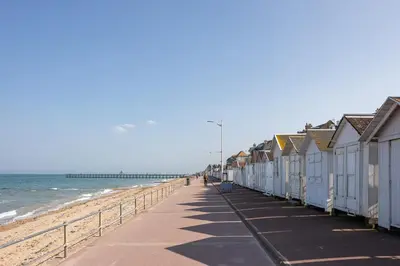 Vue générale sur la mer ou vue sur la mer prise depuis l'appartement