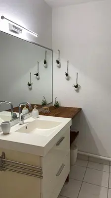 Salle de bains dans l'établissement Location appartement F2 à Caen My precious Home F2 à Caen