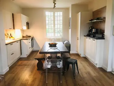 Cuisine ou kitchenette dans l'établissement Maison Familiale, Plage à 250m, Calme, Jardin, Terrasse, WIFI - FR-1-465-75