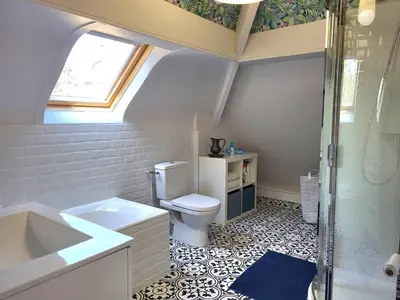Salle de bains dans l'établissement Maison Familiale, Plage à 250m, Calme, Jardin, Terrasse, WIFI - FR-1-465-75