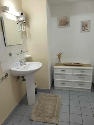 Salle de bains dans l'établissement Auberge de la vallée de la douve