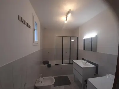 Salle de bains dans l'établissement Le bien être aux forges