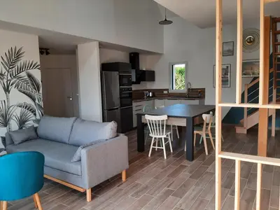 Cuisine ou kitchenette dans l'établissement Villa Jacuzzi au pied de la Baie du Mont St Michel