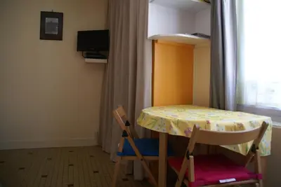 Télévision ou salle de divertissement dans l'établissement Au Coeur de Bourg CSM