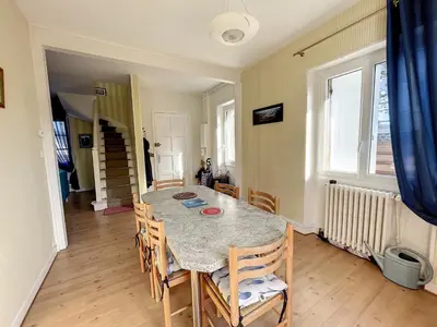 Coin salon dans l'établissement Villa proche Plage et Centre, Jardin Clos, Wifi, Chien possible - FR-1-361-431
