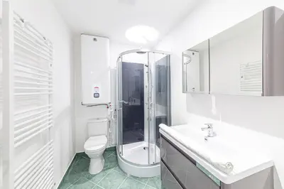 Salle de bains dans l'établissement Le Carnot's - Wifi - Centre Cancale