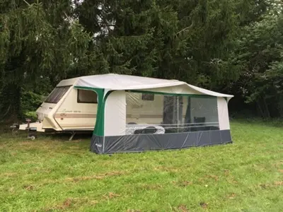 Jardin de l'établissement Inviting 2-Bed Cabin in Domfront En Poiraie