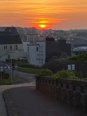 Lever ou coucher de soleil vu de la maison de vacances ou à proximité