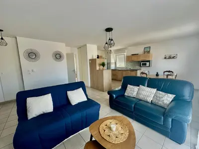 Cuisine ou kitchenette dans l'établissement Appartement spacieux avec balcon - à 50m de la plage