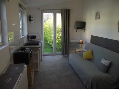 Télévision ou salle de divertissement dans l'établissement Pétale de RoZ au pied du Mont Saint Michel