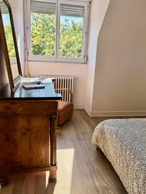 Un ou plusieurs lits dans un hébergement de l'établissement La Triolette, maison chaleureuse, indépendante et refaite à neuf dans le Vieux Coutainville, tourisme ou télétravail