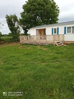 Jardin de l'établissement mobilhome nature