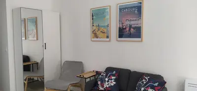 Coin salon dans l'établissement Charmant et lumineux logement, au cœur de Cabourg