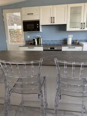 Cuisine ou kitchenette dans l'établissement La Maison du Vieux Port