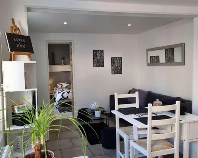 Coin salon dans l'établissement Le Rethel