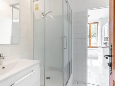 Salle de bains dans l'établissement Holiday Home Le Mimosa Normand by Interhome