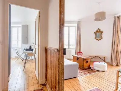 Coin salon dans l'établissement Apartment La Cancalaise by Interhome