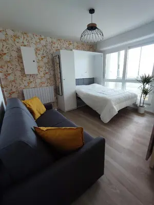 Un ou plusieurs lits dans un hébergement de l'établissement Studio 22 - Coucher de Soleil & Vue Mer