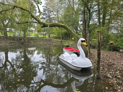 Vue sur la rivière ou le fleuve situé(e) à proximité de la tente de luxe