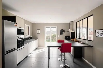 Cuisine ou kitchenette dans l'établissement Le Herpin Cancale