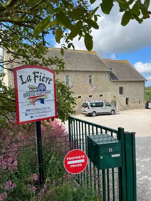 Certificat, récompense, panneau ou autre document affiché dans l'établissement La Fiere Bridge Guest House