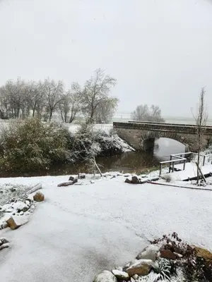 L'établissement La Fiere Bridge Guest House en hiver