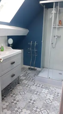 Salle de bains dans l'établissement Mellé gîte à la campagne proche du Mont Saint Michel