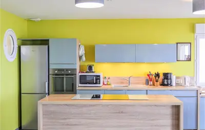 Cuisine ou kitchenette dans l'établissement Nice Home In Pirou With House Sea View