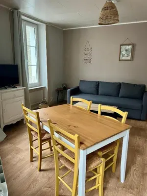 Coin salon dans l'établissement Escale en Ville Appart entier T2 centre ville de Cherbourg