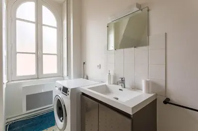 Salle de bains dans l'établissement Saint-Exupéry - Bel appartement rénové - Parking