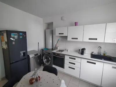 Cuisine ou kitchenette dans l'établissement Bel Appartement 3 étoiles 7 pers 3 pièces 60m2 idéalement placé