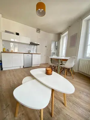 Cuisine ou kitchenette dans l'établissement Bro’ Flat appartement au calme Cherbourg Centre