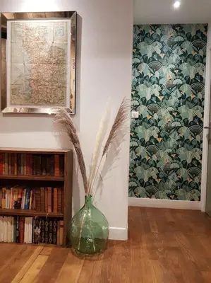 Bibliothèque dans la maison de vacances