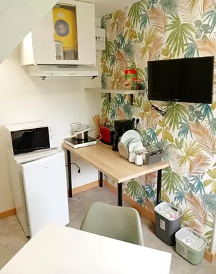 Cuisine ou kitchenette dans l'établissement Entre mer et bocage