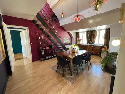 Coin salon dans l'établissement Gallina, Duplex en centre ville sur le port de Caen