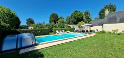 Piscine de l'établissement Gite avec piscine et bain nordique proche des plages du débarquement ou située à proximité
