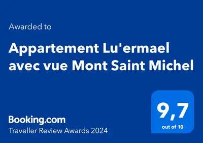 Certificat, récompense, panneau ou autre document affiché dans l'établissement Appartement Lu'ermael avec vue Mont Saint Michel