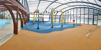 Piscine de l'établissement MOBIL HOME CLIMATISE TOUT CONFORT 6 à 8 PERSONNES à louer ou située à proximité