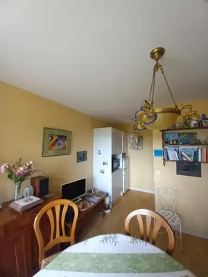 Cuisine ou kitchenette dans l'établissement Appartement charmant avec vue sur la mer à Cabourg - 30 m²
