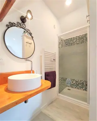 Salle de bains dans l'établissement Gîte Les Hirondelles - Bord de mer et campagne