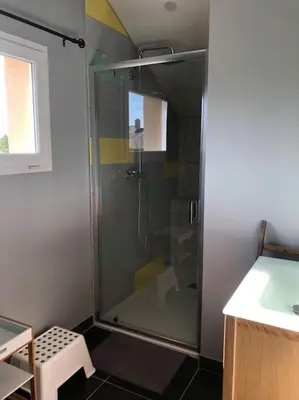 Salle de bains dans l'établissement Le logis du Chesnot